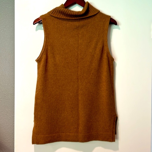J.Crew Sleeveless Turtleneck Sweater in Camel or Dark Tan Size Medium - Picture 3 of 6